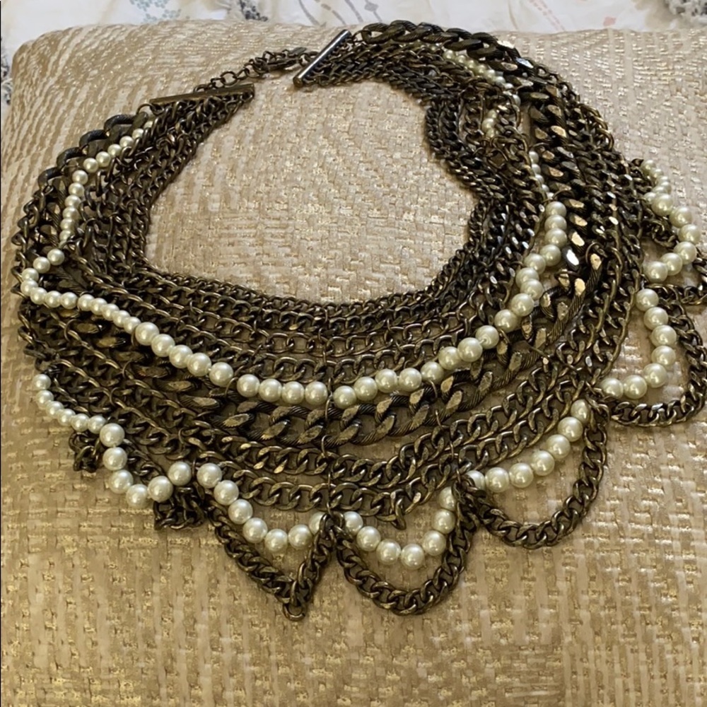 Chain and pearl necklace